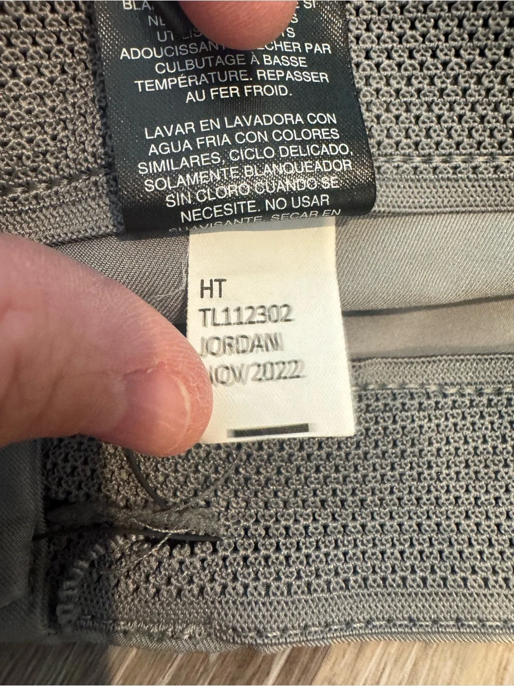 34” x30” 2 pairs of Greg Norman athlesure pants - Picture 12 of 13